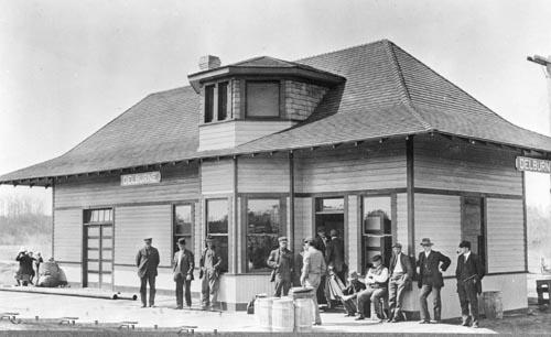 delburne-12 Train station 1913.jpg